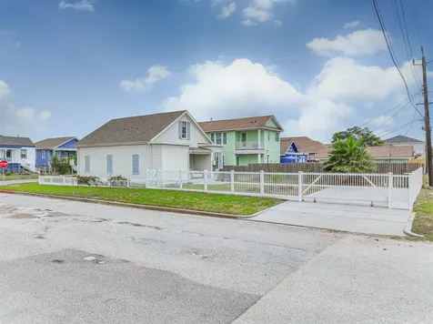 1127 Avenue M Galveston TX 77550