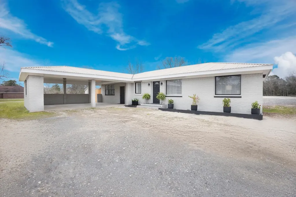 3709 Beaumont Liberty TX 77575