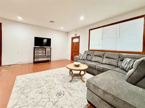 3709 Beaumont Liberty TX 77575