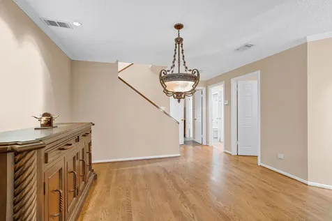 5084 Augusta Street Houston TX 77007