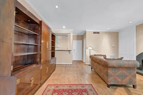 5084 Augusta Street Houston TX 77007