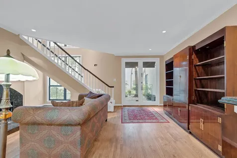 5084 Augusta Street Houston TX 77007