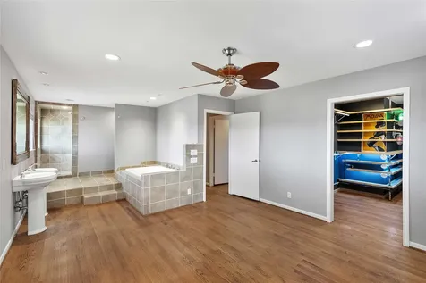 528 Beresford Street Houston TX 77015