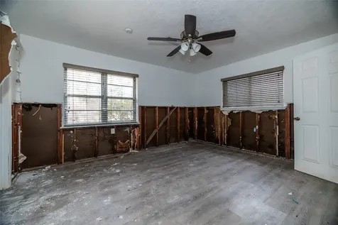 86 County Road 319 Cleveland TX 77327