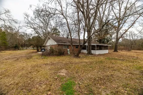 86 County Road 319 Cleveland TX 77327