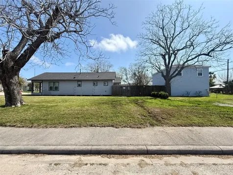 429 W 2nd Street Freeport TX 77541