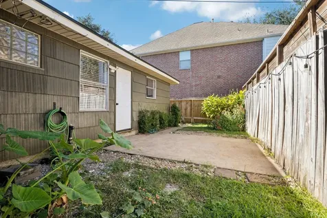 4404 Vivian Street Bellaire TX 77401