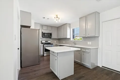 4404 Vivian Street Bellaire TX 77401
