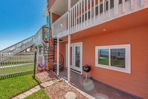 3 Tiki Circle Tiki Island TX 77554
