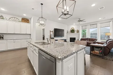 2223 Tonkawa Trail Katy TX 77493