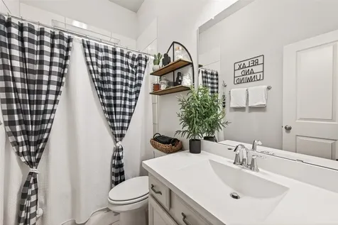 2223 Tonkawa Trail Katy TX 77493