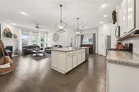 2223 Tonkawa Trail Katy TX 77493