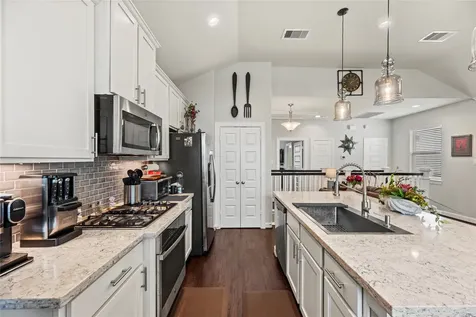2027 Paul Quinn Street Houston TX 77091