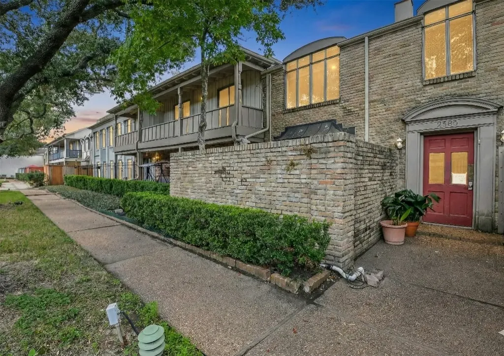 2585 Marilee Lane 3 Houston TX 77057