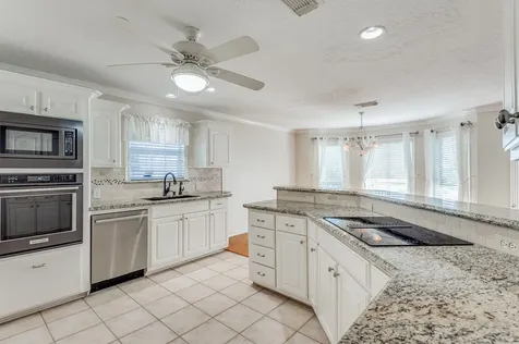 341 Sam Houston Loop Point Blank TX 77364