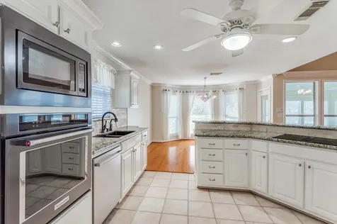 341 Sam Houston Loop Point Blank TX 77364