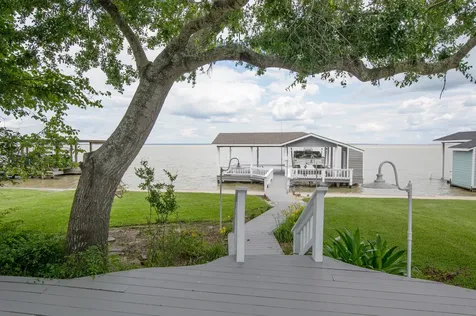 341 Sam Houston Loop Point Blank TX 77364