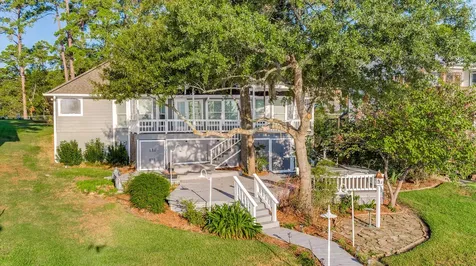 341 Sam Houston Loop Point Blank TX 77364