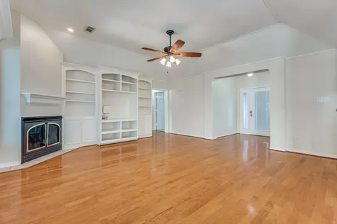 341 Sam Houston Loop Point Blank TX 77364