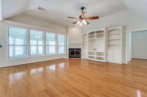 341 Sam Houston Loop Point Blank TX 77364