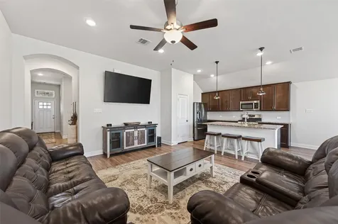917 Farm Path Brenham TX 77833