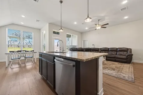 917 Farm Path Brenham TX 77833