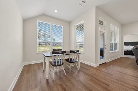 917 Farm Path Brenham TX 77833