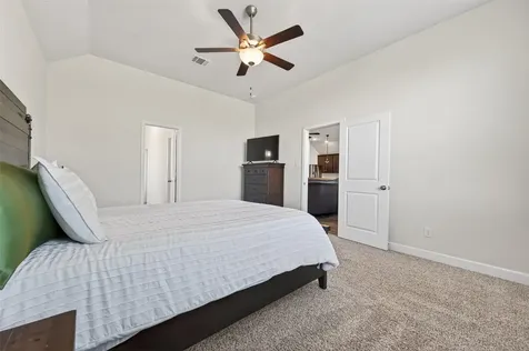 917 Farm Path Brenham TX 77833