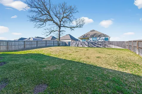 917 Farm Path Brenham TX 77833