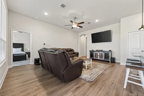 917 Farm Path Brenham TX 77833