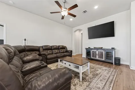 917 Farm Path Brenham TX 77833