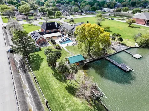 2700 Spurlock Road Nederland TX 77627
