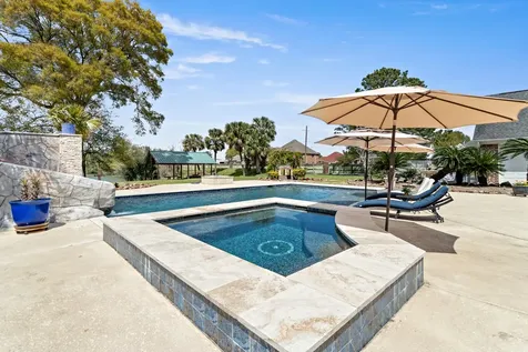 2700 Spurlock Road Nederland TX 77627