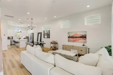 2013 Cochran Street Houston TX 77009