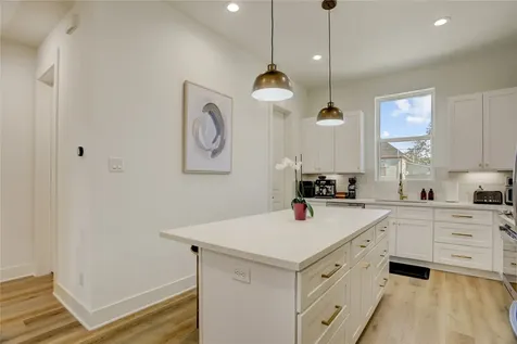 2013 Cochran Street Houston TX 77009