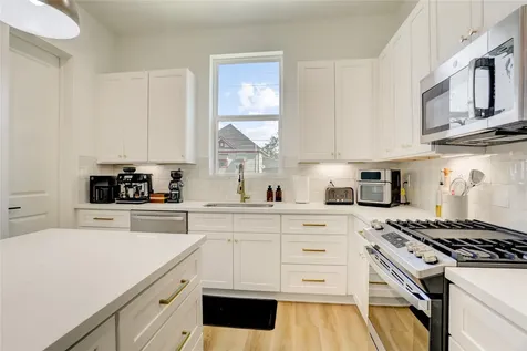 2013 Cochran Street Houston TX 77009