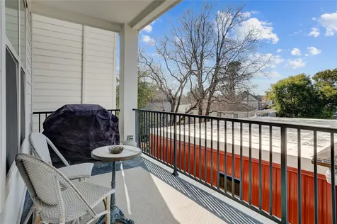 2013 Cochran Street Houston TX 77009