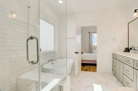 2013 Cochran Street Houston TX 77009