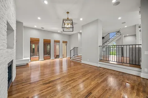 1901 W 14th 1/2 Street C Houston TX 77008