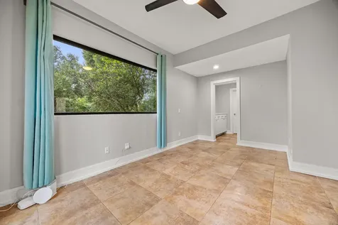 1901 W 14th 1/2 Street C Houston TX 77008