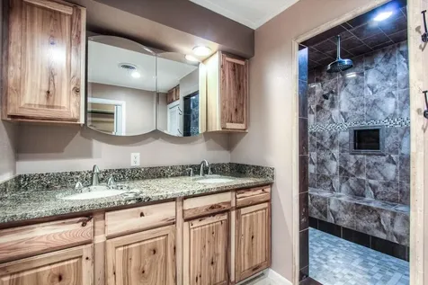 208 Lakeshore Drive Seabrook TX 77586