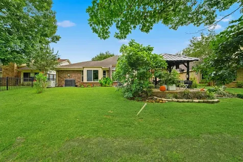 906 Maple Branch Lane Pearland TX 77584