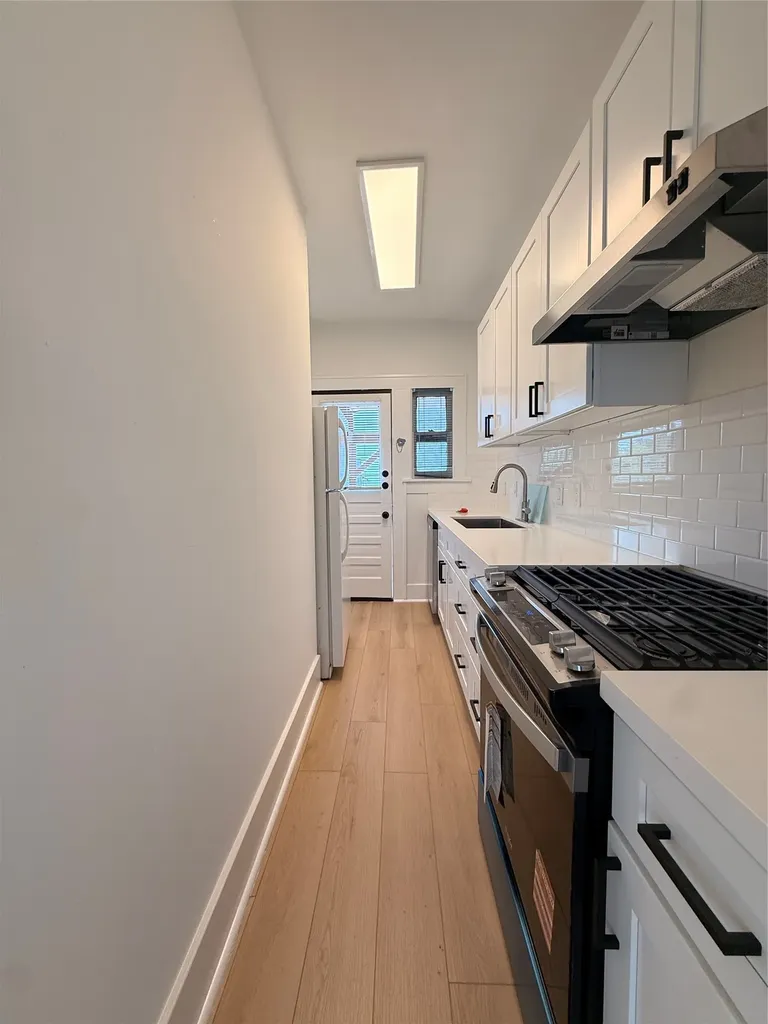 1201 W Gray Street 3 Houston TX 77019