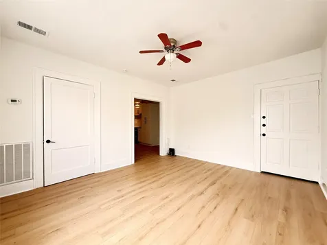 1201 W Gray Street 3 Houston TX 77019
