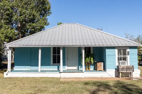 418 W Austin Street Bellville TX 77418