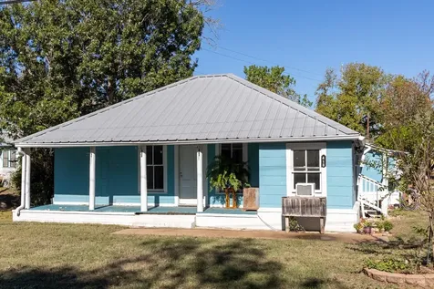 418 W Austin Street Bellville TX 77418