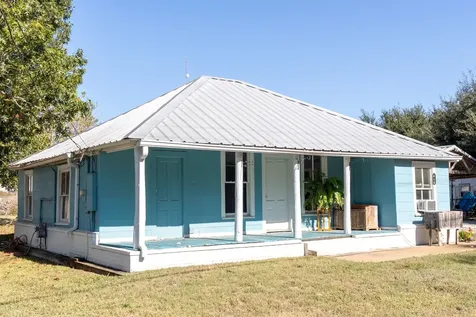 418 W Austin Street Bellville TX 77418