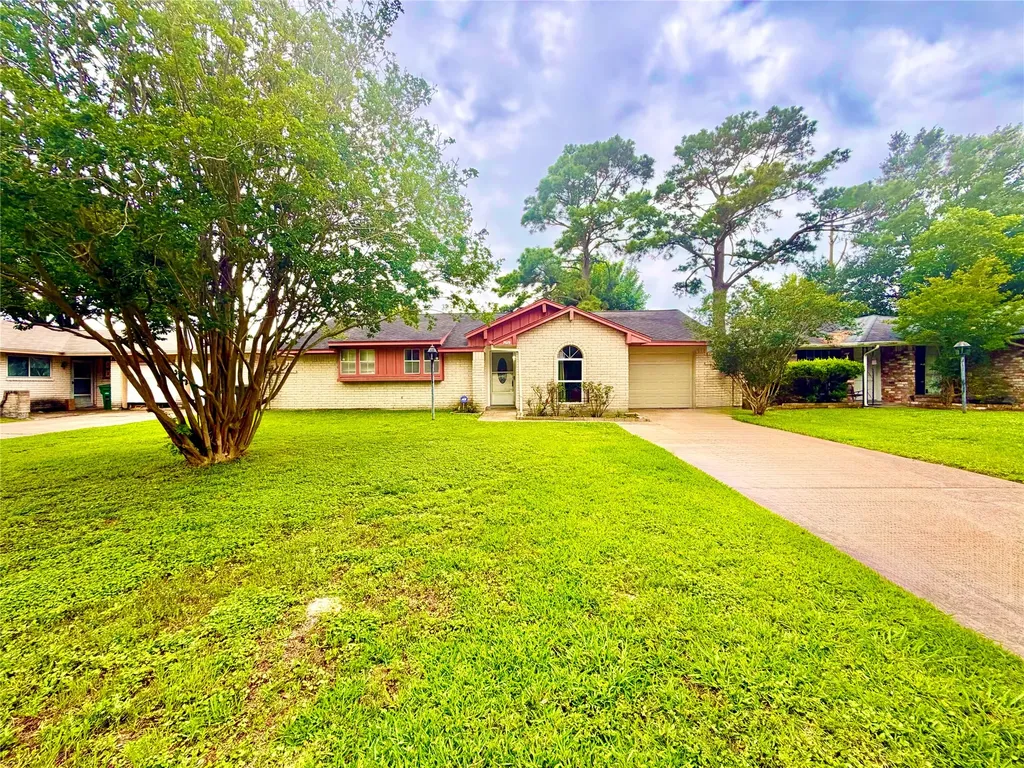 7619 Vernwood Street Houston TX 77040