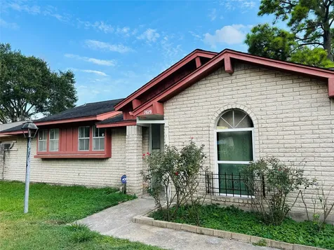 7619 Vernwood Street Houston TX 77040