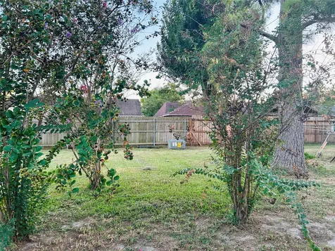 7619 Vernwood Street Houston TX 77040